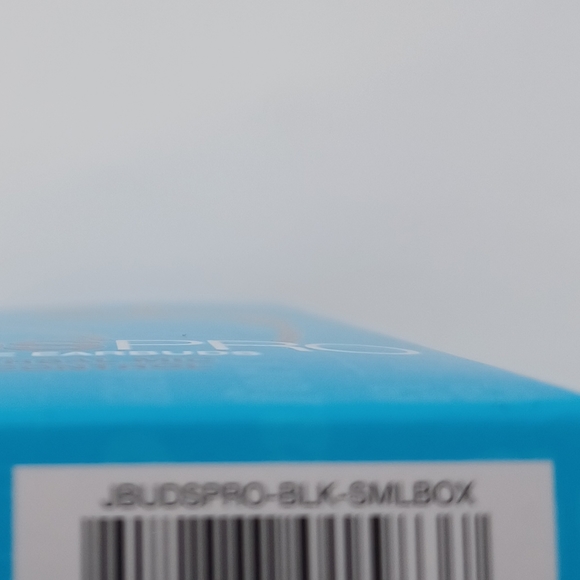 JBUDSPRO Signature Earbuds with Universal Mic - Picture 4 of 6